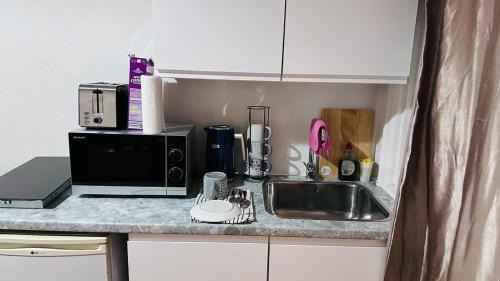 Wall End Apartment | One Bed apartment -East London