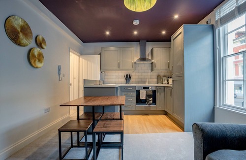 Malvern Apartment | One Bed Flat in Malvern with Amazing Views