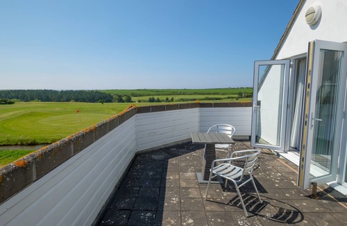 Saint Columb Major Apartment | One bed flat with golf and the beach on your doorstep!