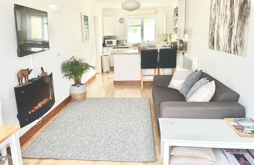 Marazion Apartment | One bedroom 1st floor apartment with balcony and close to the beach and town