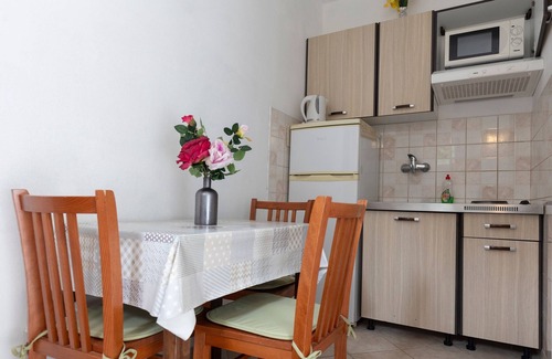 Putnikovic Apartment | One bedroom apartment near beach Žuronja, Pelješac (A-10137-a)