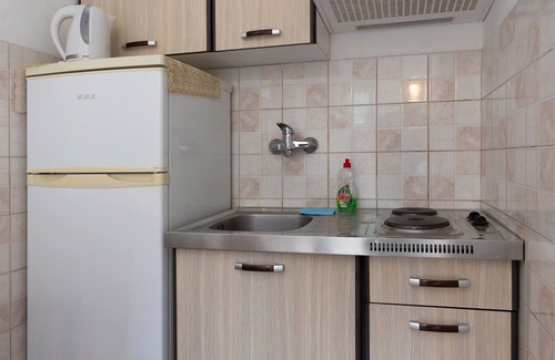 Putnikovic Apartment | One bedroom apartment near beach Žuronja, Pelješac (A-10137-a)