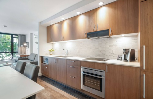 Downtown Vancouver Hotel | One Bedroom Apartment in Downtown Vancouver