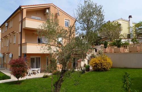 Vinkuran Apartment | One bedroom apartment with terrace Vinkuran, Pula (A-21016-a)