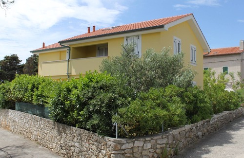 Nerezine Apartment | One bedroom apartment with terrace and sea view Nerezine, Lošinj (A-3451-c)