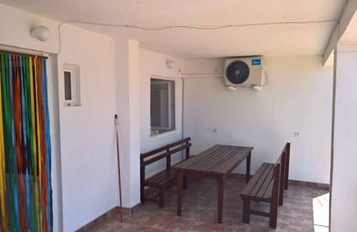 Metajna Apartment | One bedroom apartment with terrace and sea view Metajna, Pag (A-6336-f)