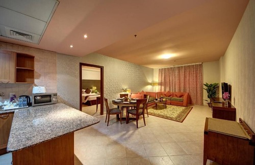 Al Mankhool Hotel | One Bedroom Apartment Near Day To Day Al Karama