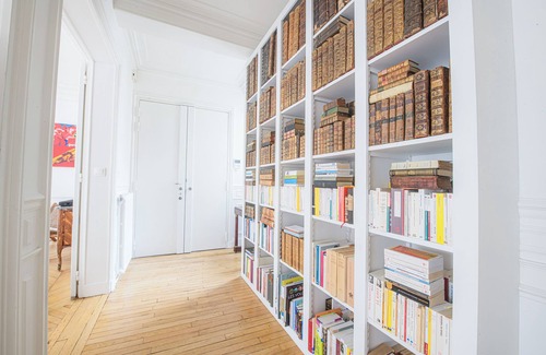 Quartier de Rochechouart Apartment | One-bedroom apartment near Montmartre, Opéra and Gare du Nord station