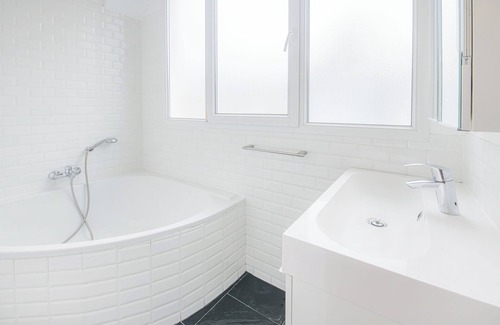 Quartier de Rochechouart Apartment | One-bedroom apartment near Montmartre, Opéra and Gare du Nord station