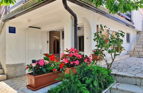 Silo Apartment | One bedroom apartment near beach Šilo, Krk (A-18740-a)