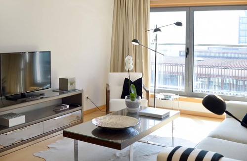 Parque das Nacoes Apartment | One-Bedroom Apartment with River View | Panoramic Living
