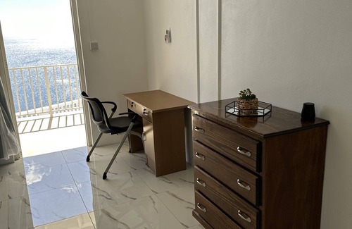 Castle Comfort Apartment | One bedroom apartment with king size bed and a view!