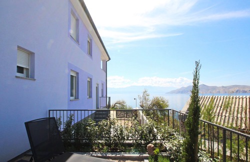 Baska Apartment | One bedroom apartment with terrace and sea view Baška, Krk (A-18824-d)