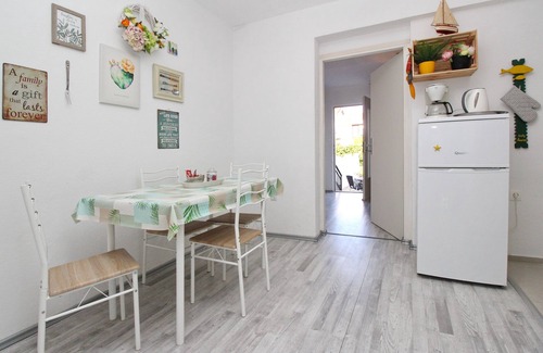 Baska Apartment | One bedroom apartment with terrace Baška, Krk (A-19215-b)