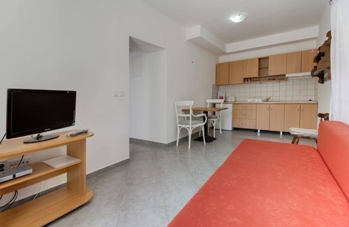 Artatore Apartment | One bedroom apartment with terrace Artatore, Lošinj (A-8022-b)