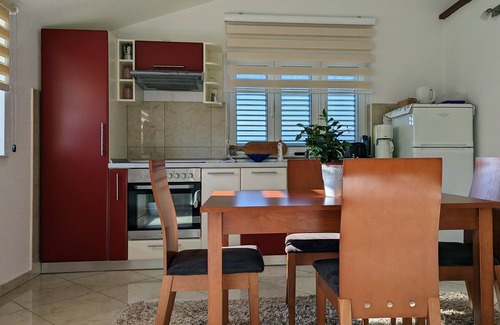 Susica Apartment | One bedroom apartment with terrace and sea view Murter (A-5100-a)