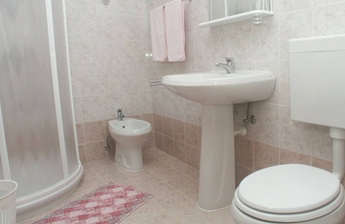 Loznati Apartment | One bedroom apartment with terrace Loznati, Cres (A-2515-b)