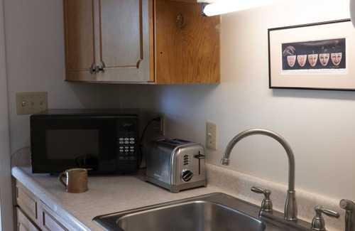 Downtown Juneau House | One bedroom, full bath, full kitchen suite in downtown Juneau.