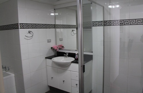 Chatswood Apartment | One Bedroom Furnished H