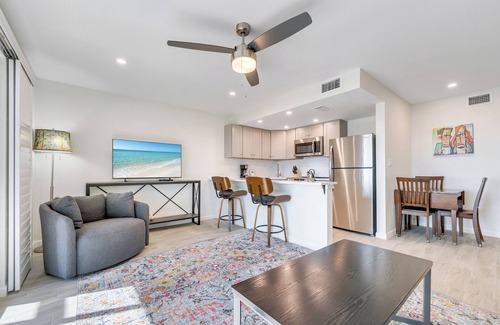Sanibel Condo | One-bedroom ground floor with direct access to beach/pool. Lots amenities!