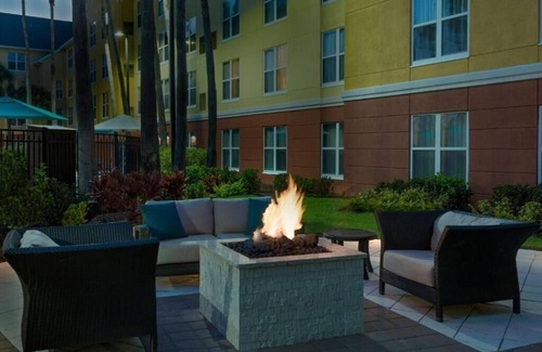 Orlando Apartment | One Bedroom King Suite Near Walgreens ORL