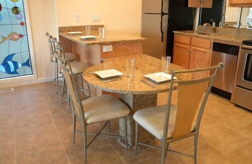 Osage Beach Villa | One bedroom/Pet freindly/Waterfront