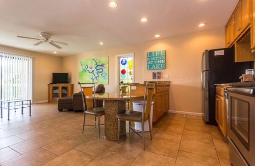 Osage Beach Villa | One bedroom/Pet freindly/Waterfront