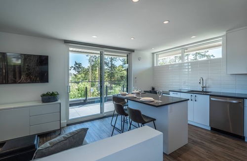 North Saanich Apartment | One Bedroom Suite with Harbour Views