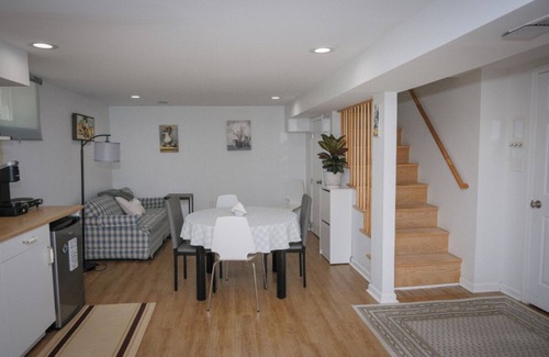 Silver Spring House | One bedroom w Private Entrance close to DC