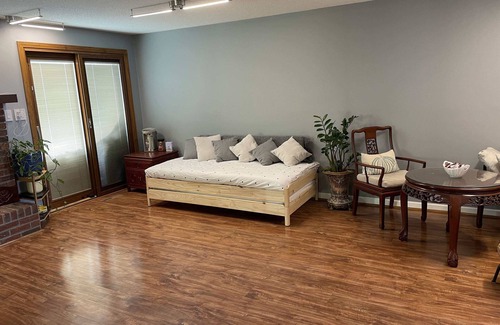 Amherst House | One King Size Bed, One Queen Size Bed, Two Twin Size Bed, Zen Garden Town house