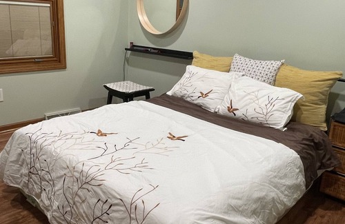 Amherst House | One King Size Bed, One Queen Size Bed, Two Twin Size Bed, Zen Garden Town house