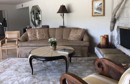 Belvedere Tiburon House | One level mid-century Belvedere Lagoon waterfront home. Summer rental