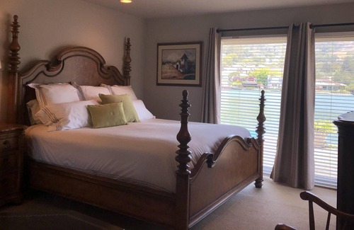 Belvedere Tiburon House | One level mid-century Belvedere Lagoon waterfront home. Summer rental