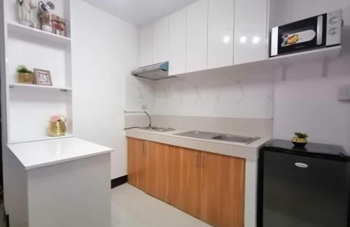 Cebu Apartment | One Oasis Cebu Resort Condominium Mabolo Cebu studio Smart TV, Wifi
