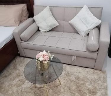 Cebu Apartment | One Oasis Cebu Resort Condominium Mabolo Cebu studio Smart TV, Wifi