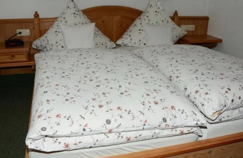 Entfelden Apartment | One-room apartment everyone with balcony and view of the mountains 35sqm