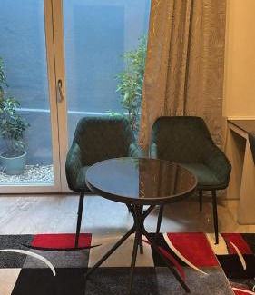 Aubing-Sud Apartment | One-Room Studio Apartment with Kitchen