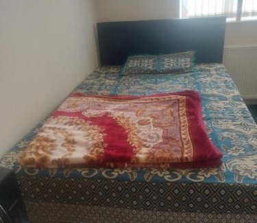 Cannock House | One separate bedroom For Gents Only
