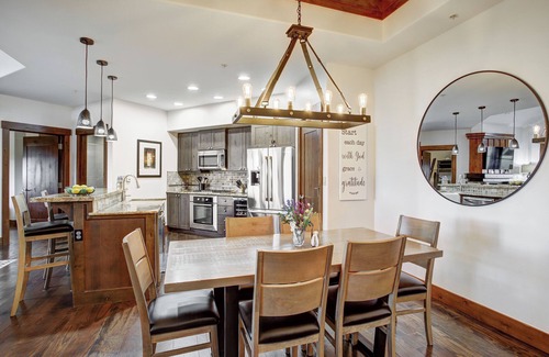 Peak 8 Condo | One Ski Hill 2BR Penthouse Ski-In/Out w/Stunning Gondola & Mountain Views