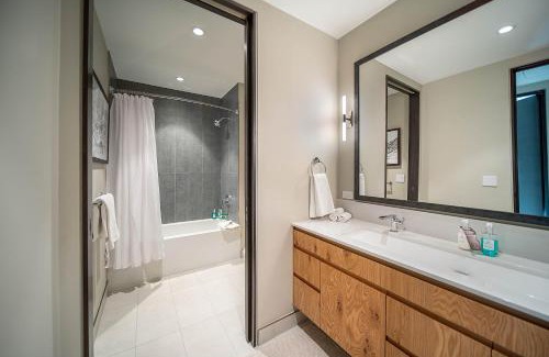 Snowmass Village Apartment | One Snowmass Residence Club 504 by Snowmass Mountain Lodging