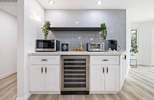 Carlsbad House | *OneMileToBeach*HotTub*BeachHome*