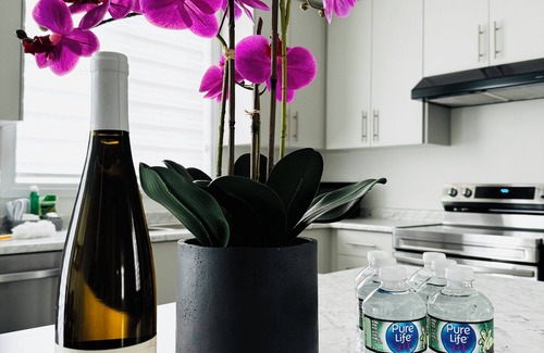 Thorold House | Only 10 minutes away from Niagara Falls! Beautiful brand new 3 bedroom house.