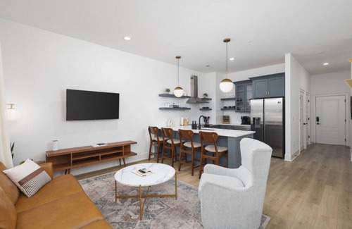Cleveland Park Apartment | Only 3 miles from Broadway, Sleeps 16, 2 Condos Side-by-Side