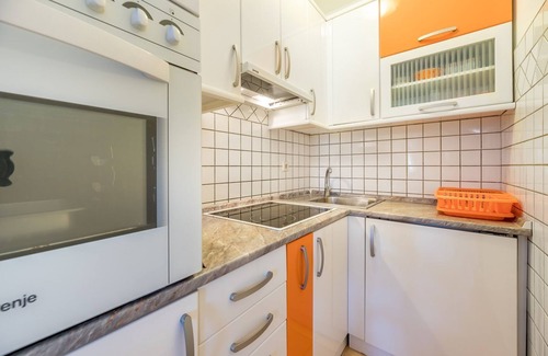 Baska Apartment | Only 350 metres to the beach with sea view