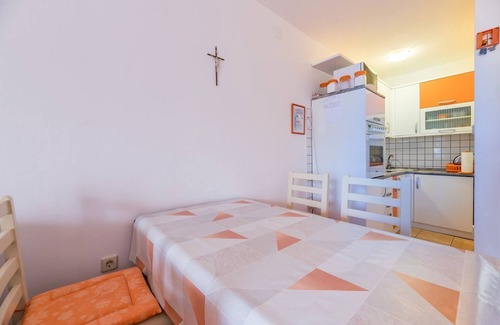 Baska Apartment | Only 350 metres to the beach with sea view