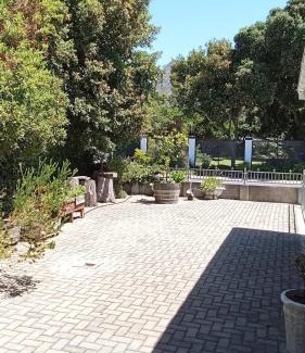 Onrus House | Onrus 4BR House Sleeps 7, Fireplace, Walk to Beach