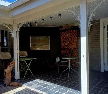 Onrus House | Onrus 4BR House Sleeps 7, Fireplace, Walk to Beach