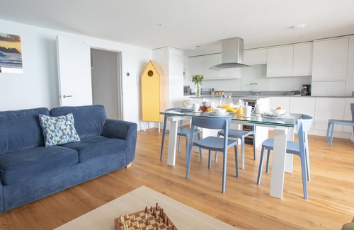 Newquay Cottage | ONSHORE 6 - NEWQUAY TOWAN BEACH VIEW, family friendly in Newquay