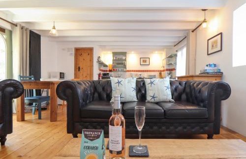 Mullion House | Oofoos Barn