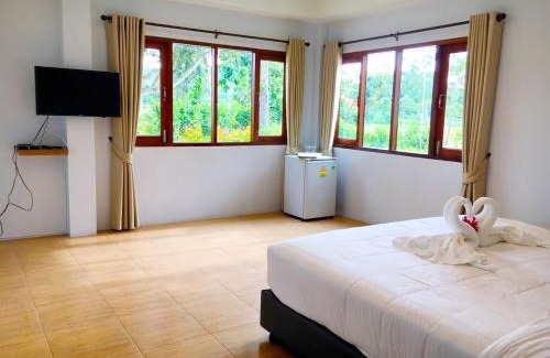 San Kamphaeng House | Oon Valley Farm Stay